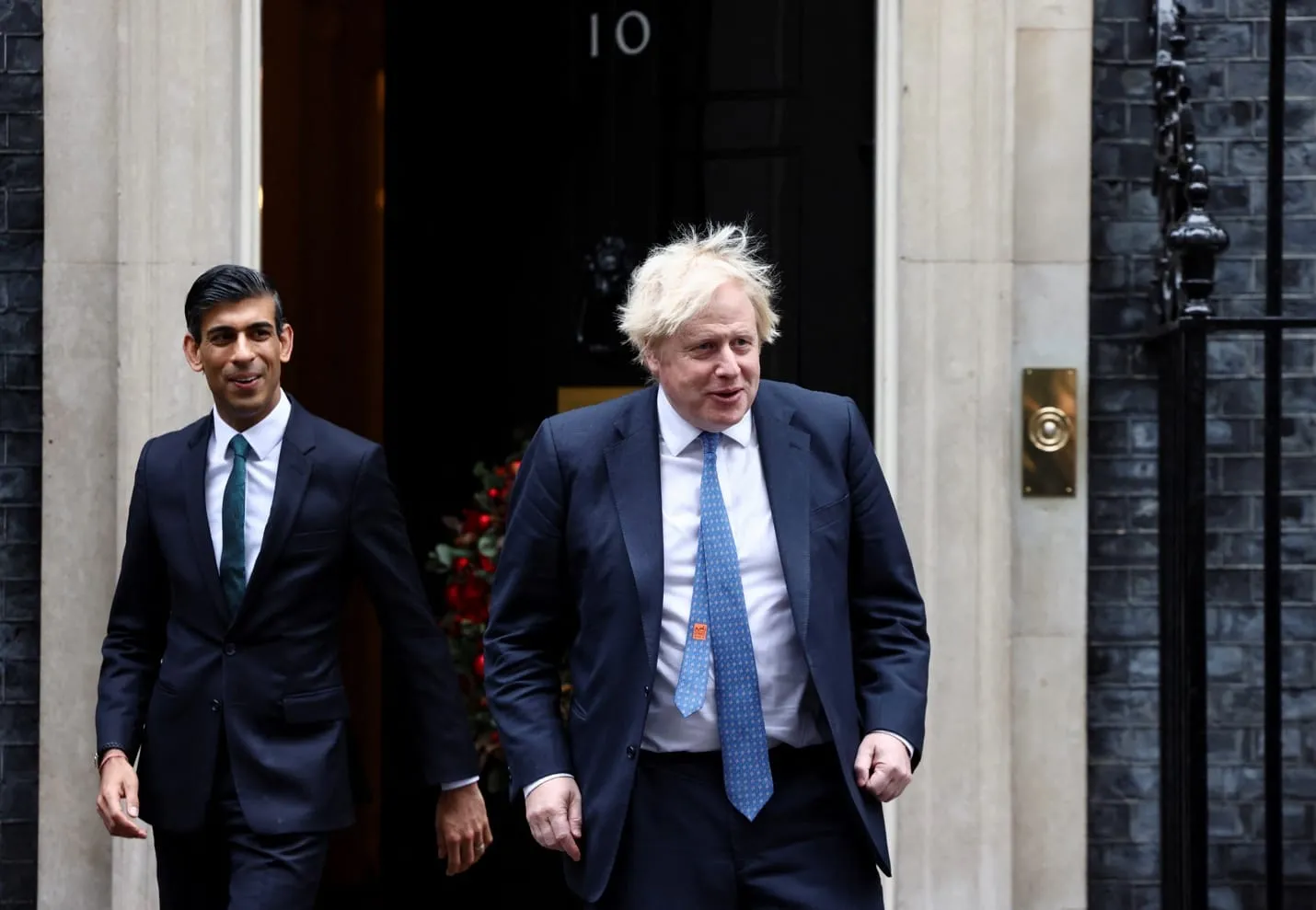Boris Johnson và Rishi Sunak đang dẫn đầu cuộc đua trở thành Thủ tướng mới của Anh 