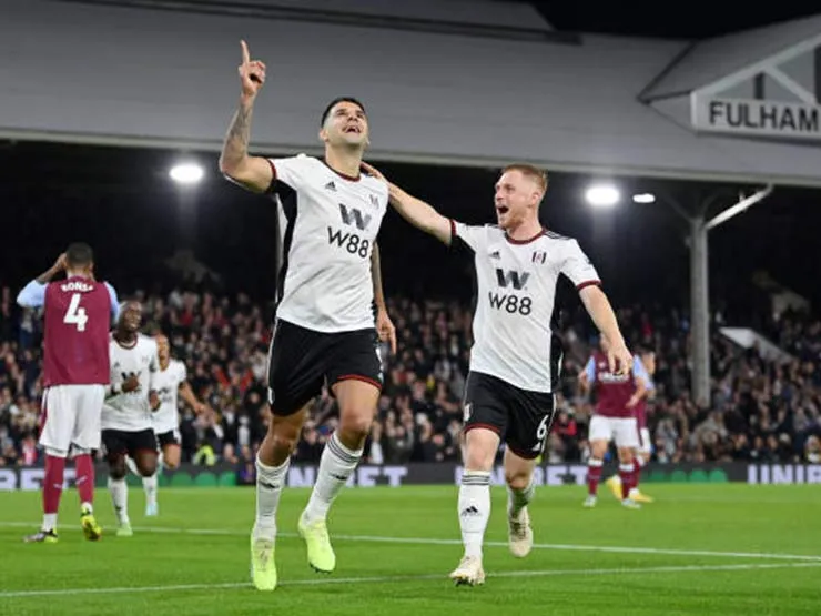 Tân binh Fulham áp sát Top 6, Leicester thoát đáy BXH - Steven Gerrard bay ghế