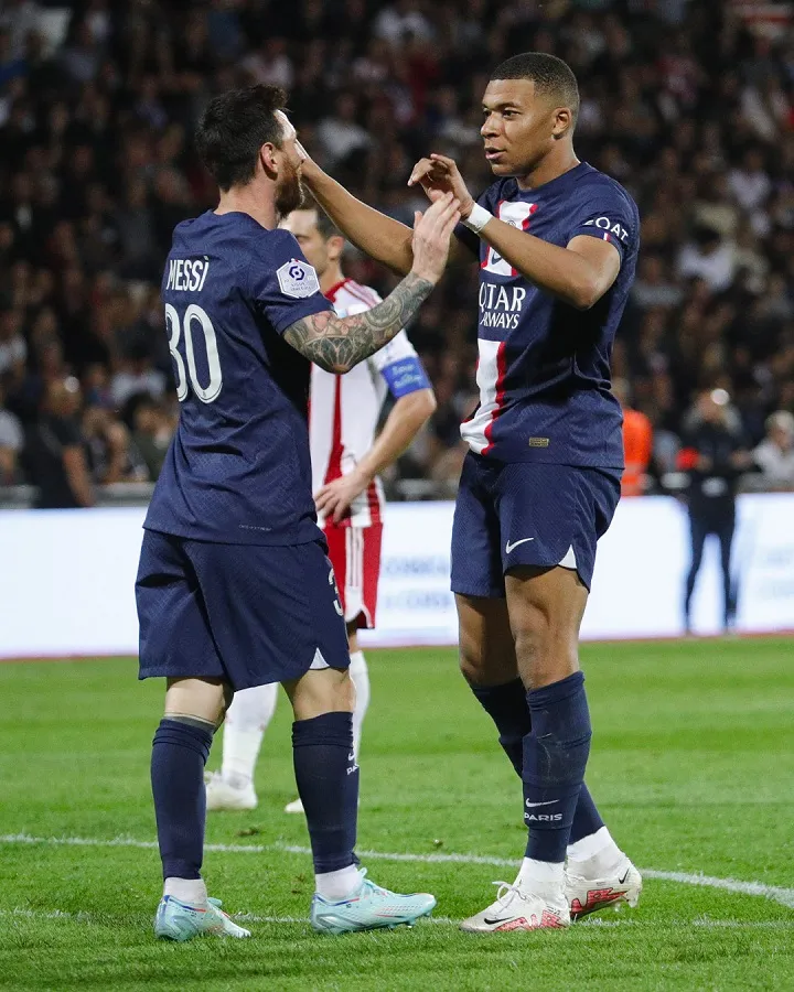 Messi và Mbappe tỏa sáng giúp PSG củng cố ngôi đầu Ligue 1