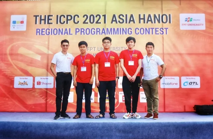 Điểm tin chiều 23/10: Sinh viên Việt Nam đoạt hạng nhất thế giới tại cuộc thi lập trình sinh viên 1