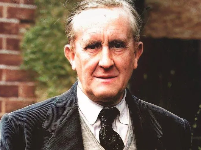 Tìm hiểu về J.R.R. Tolkien - tác giả ‘Chúa tể những chiếc nhẫn’ 1