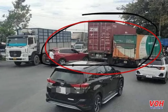 Tai nạn giao thông ngày 29/10: Tai nạn liên hoàn 5 xe ôtô trên cao tốc TPHCM – Long Thành - Dầu Giây 3