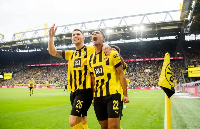 Thắng nhọc chủ nhà Frankfurt, Dortmund vào Top 3 Bundesliga