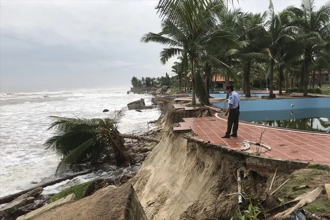 Dự báo thời tiết ngày mai 2/11/2022: vùng ven biển miền Trung có khả năng ngập úng 1