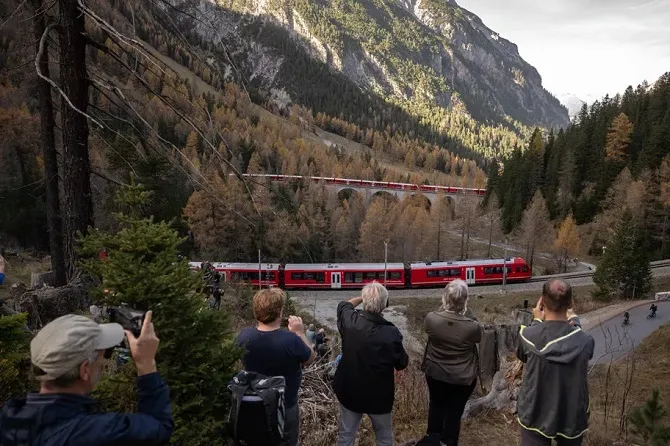 Đường sắt Thụy Sỹ lập kỷ lục về đoàn tàu dài nhất thế giới 1