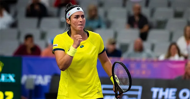 WTA Finals 2022: Sakkari giành vé sớm, Jabeur thắp lại hy vọng