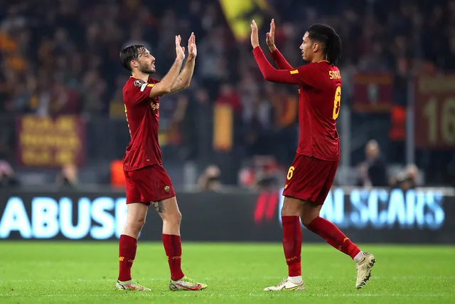 Europa League: MU và Arsenal thắng tối thiểu, Roma ngược dòng kịch tính