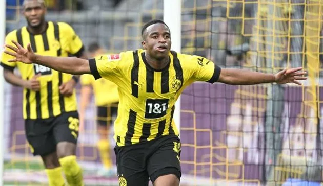 Dortmund có chiến thắng dễ để tạm chiếm vị trí thứ 3 Bundesliga