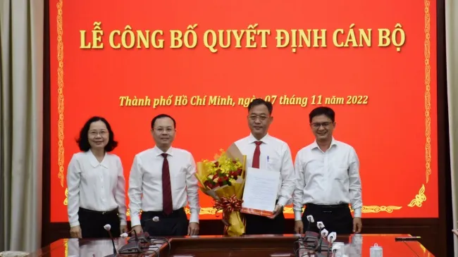 Ông Nguyễn Minh Đức giữ chức Phó chánh văn phòng Thành ủy TPHCM 1