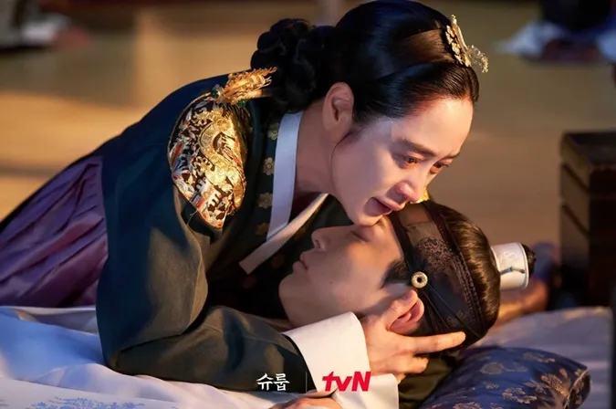 Dưới Bóng Trung Điện tập 7, 8: Bi Rain bất ngờ xuất hiện, Kim Hye Soo đe dọa mẹ chồng 1