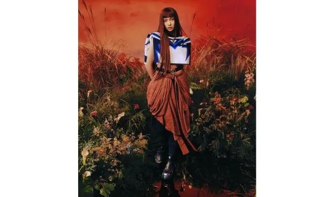 Hyein (NewJeans) gây sốt khi bắn ảnh cực 'nghệ' trên trang bìa Vogue bản digital 6
