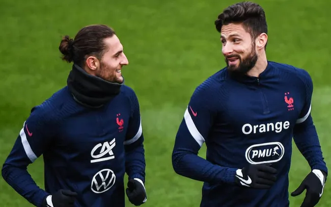 World Cup 2022: Pháp nhận tin vui từ Varane, Daniel Alves đến Qatar