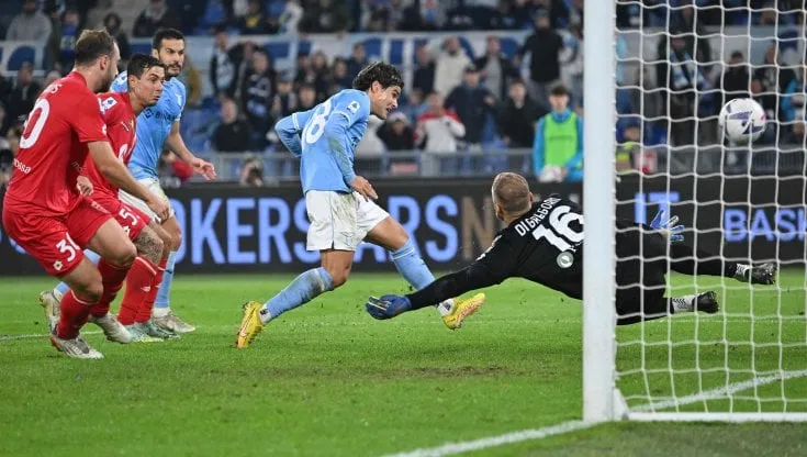 Serie A: Juve đặt chân vào top 4, Lazio chiếm vị trí thứ 2 của Milan