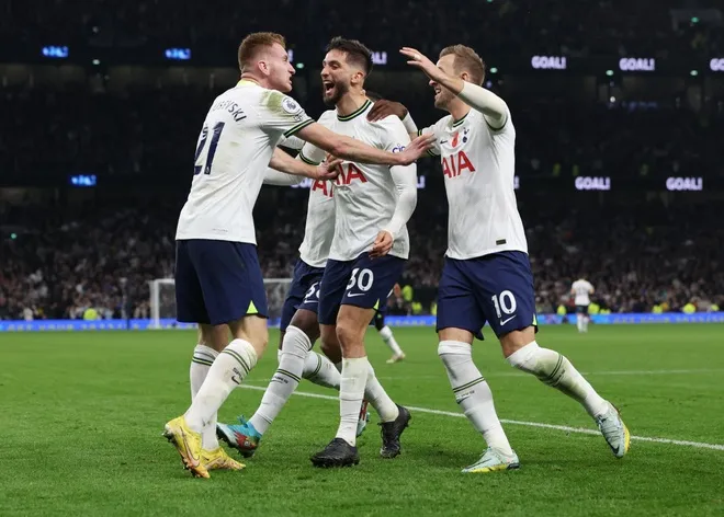 Tottenham ngược dòng kịch tính hạ Leeds trong trận cầu 7 bàn thắng