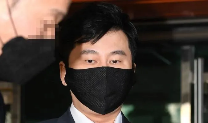 Chủ tịch YG Entertainment - Yang Hyun Suk bị yêu cầu mức án 3 năm tù vì tội đe dọa 1