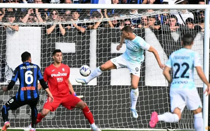 Serie A: Milan trở lại ngôi nhì bảng, Juve leo lên vị trí thứ 3