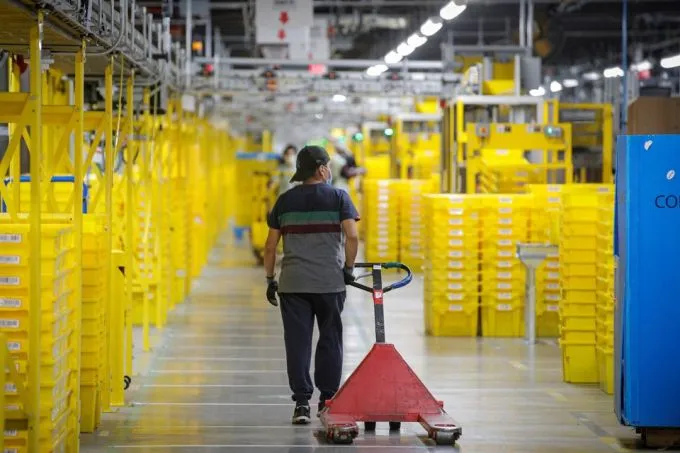 10.000 nhân viên Amazon có nguy cơ bị sa thải 1
