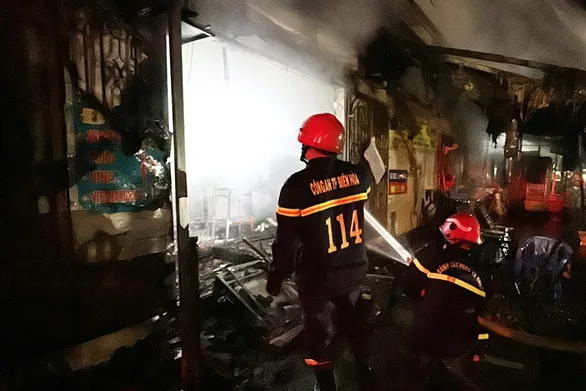 Đồng Nai: Hỏa hoạn tại tiệm sửa xe, cháy lan quán cà phê 1