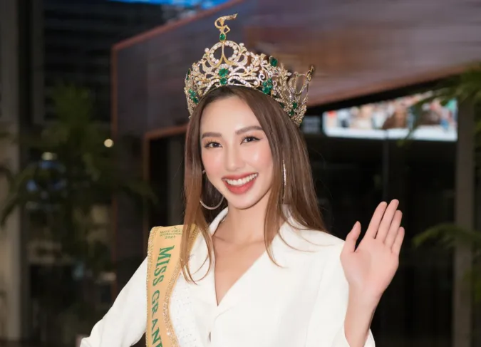Hoa hậu Thùy Tiên bất ngờ lộ ảnh nhập viện, thực hư câu chuyện ra sao? 2