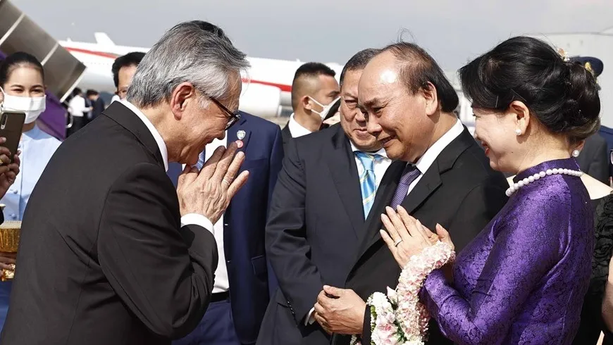 Lễ tiễn Chủ tịch nước Nguyễn Xuân Phúc và phu nhân tại sân bay không quân Hoàng gia Thái Lan, Bangkok sau khi kết thúc tốt đẹp chuyến thăm chính thức Vương quốc Thái Lan và tham dự hội nghị APEC.