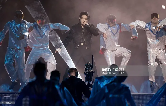 Jungkook (BTS) bùng nổ với sân khấu 'Dreamers' tại lễ khai mạc FIFA World Cup 2022 4