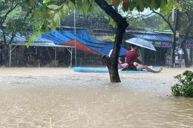 Điểm tin sáng 21/10: Hơn 600 học sinh ngộ độc tại trường Ischool Nha Trang; Quy Nhơn ngập sâu do mưa 2