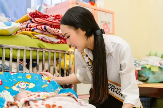 Hoa hậu Bảo Ngọc lên tiếng về vấn đề trang điểm 'quá lố' khi tham gia từ thiện 2