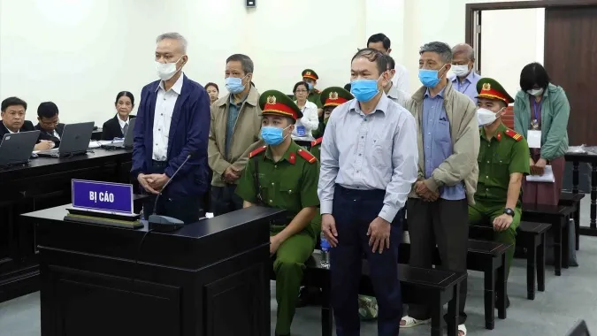 Tuyên phạt Cựu thứ trưởng Bộ Y tế Cao Minh Quang 30 tháng tù treo 1