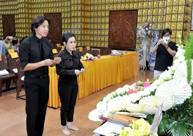 Sao Việt đến viếng thăm cố nhạc sĩ Lam Phương 12
