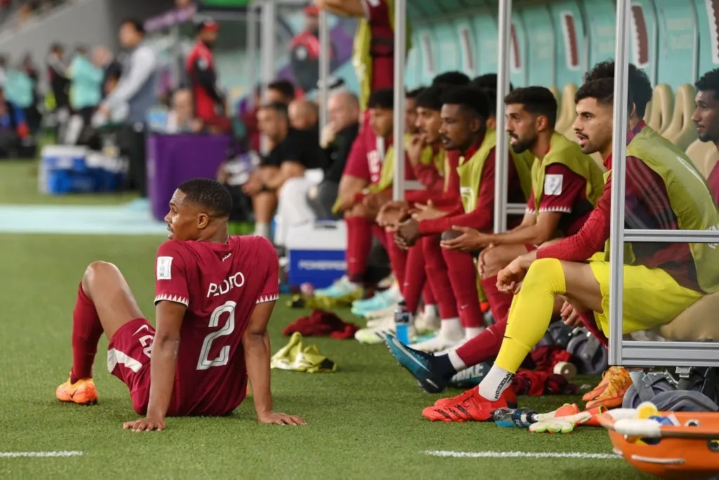 Qatar có bàn thắng lịch sử, CĐV chủ nhà thất vọng sau hai trận thua
