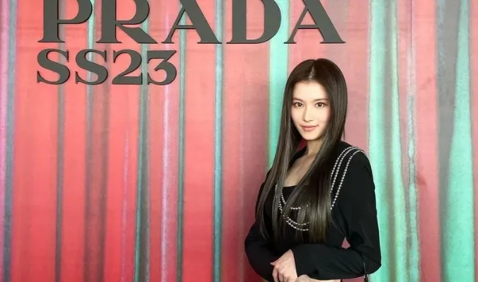 Jaehyun (NCT) và Sana (TWICE) sang chảnh trong ảnh quảng cáo trang sức cho thương hiệu Prada 9