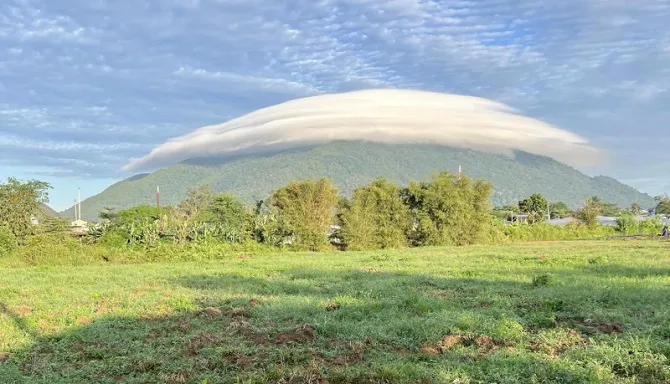 Điểm tin chiều 25/11: Lại xuất hiện quầng mây lạ trên núi Chứa Chan – Ô tô điện của Vinfast sang Mỹ 1