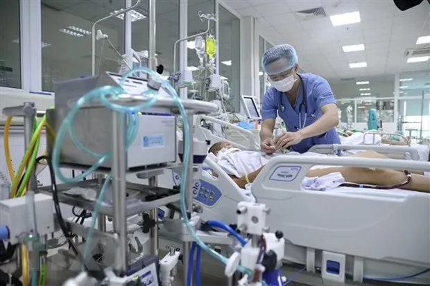 Nam bệnh nhân viêm cơ tim nguy kịch được cứu sống nhờ can thiệp ECMO kịp thời 1