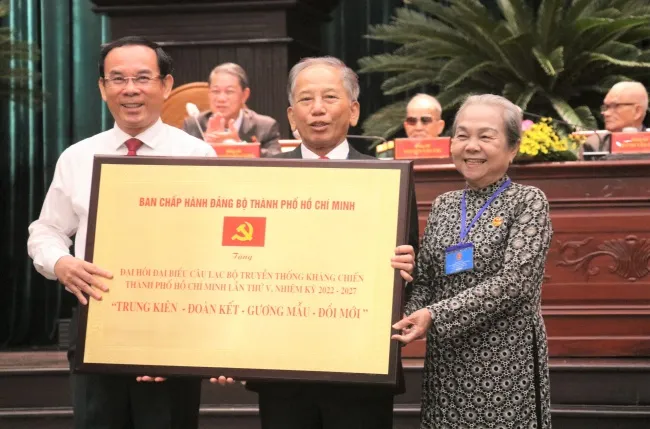 Đổi mới phương cách giáo dục truyền thống cách mạng cho thế hệ trẻ 1