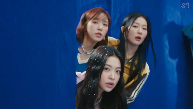 'Birthday' của Red Velvet: Cuộc chiến giả tưởng của các cô gái để giành quyền tận hưởng bữa tiệc 9