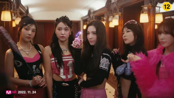 'Birthday' của Red Velvet: Cuộc chiến giả tưởng của các cô gái để giành quyền tận hưởng bữa tiệc 2
