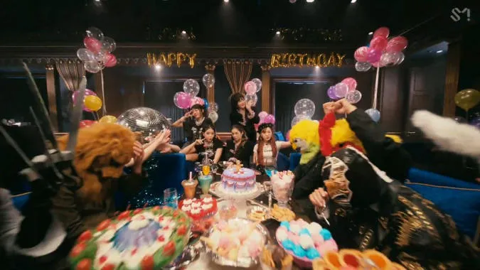 'Birthday' của Red Velvet: Cuộc chiến giả tưởng của các cô gái để giành quyền tận hưởng bữa tiệc 16