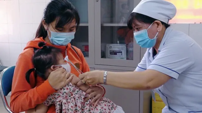 TPHCM nhận hơn 15 ngàn vaccine sởi và DPT