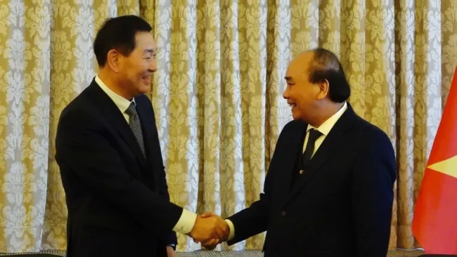 Phó chủ tịch kiêm tổng giám đốc Samsung Electronics Han Jong Hee cảm ơn sự hỗ trợ từ chính quyền và người dân Việt Nam với tập đoàn