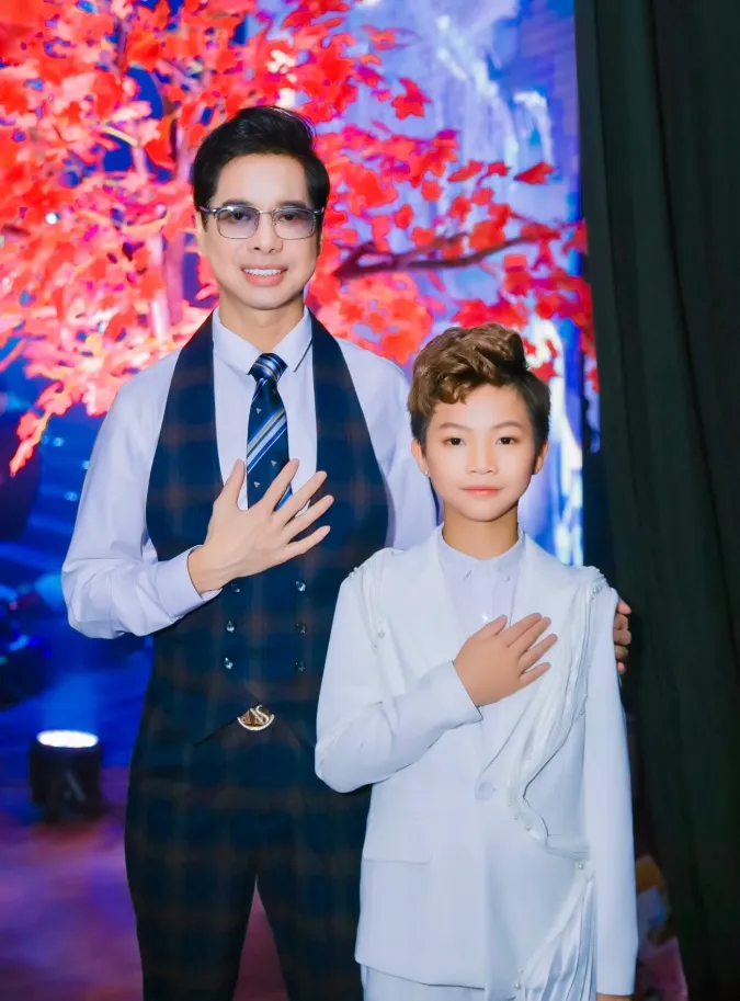 Ngọc Sơn nhận đỡ đầu cho cháu trai 9 tuổi Phong Thiên