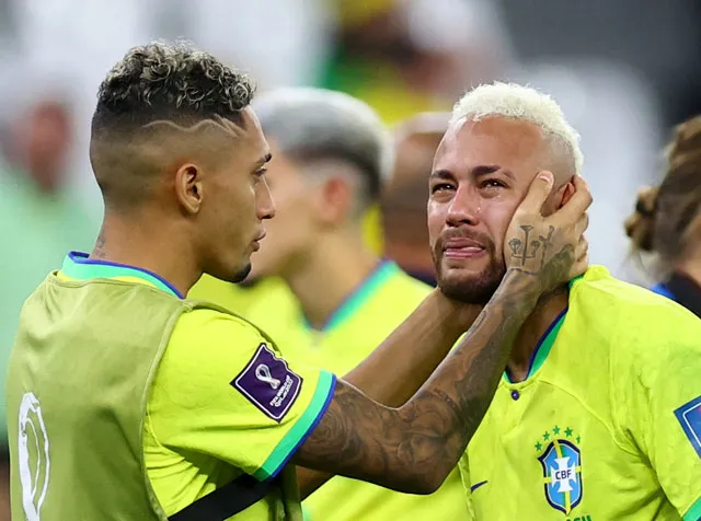 Neymar cán cột mốc của Pele, Brazil vẫn chưa thể phá dớp buồn