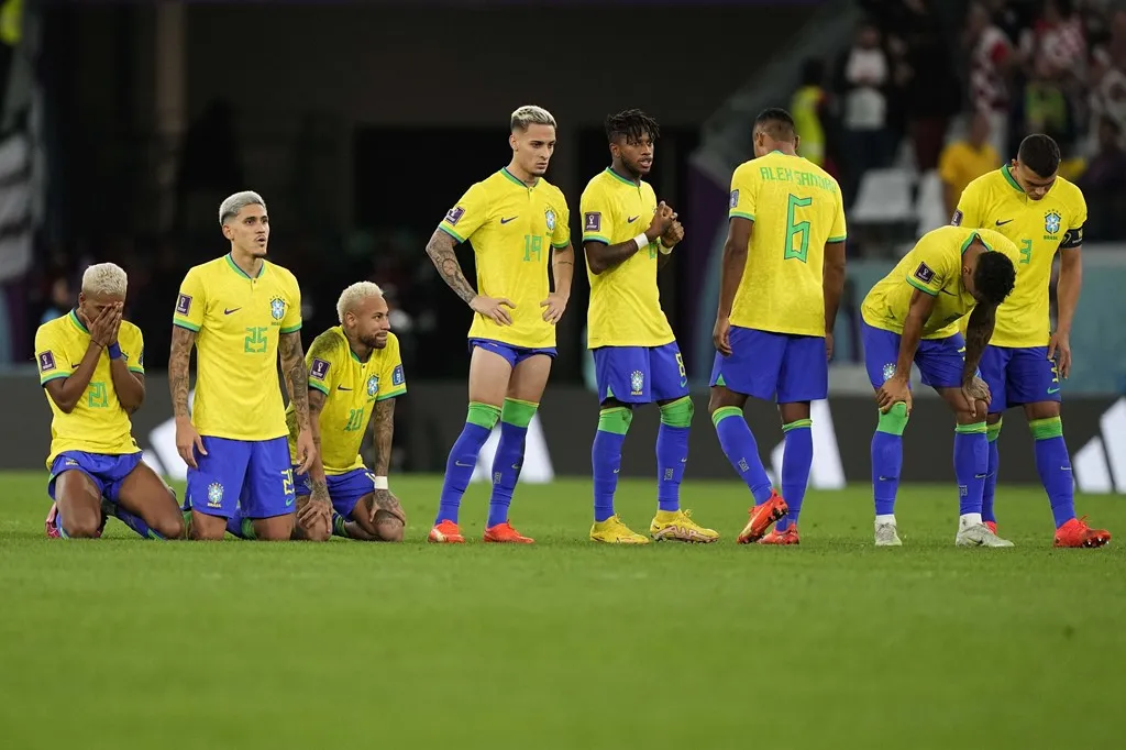 Neymar khủng hoảng, Brazil chia tay HLV và có thứ hạng buồn