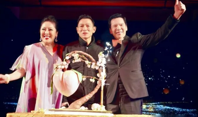 Lưu Đức Hoa và bà trùm showbiz từng cá cược lên đến hàng chục triệu đô la Hong Kong 3