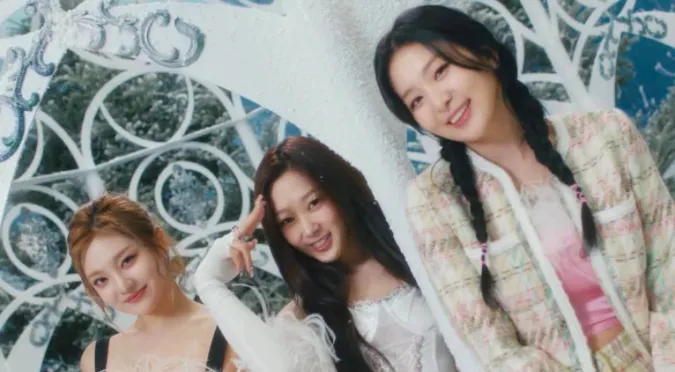 Red Velvet và Aespa kết hợp trong MV giáng sinh mới 10
