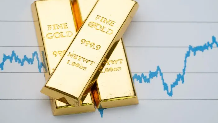 Năm 2023: Kinh tế suy thoái càng nghiêm trọng, vàng sẽ càng “tỏa sáng” 1