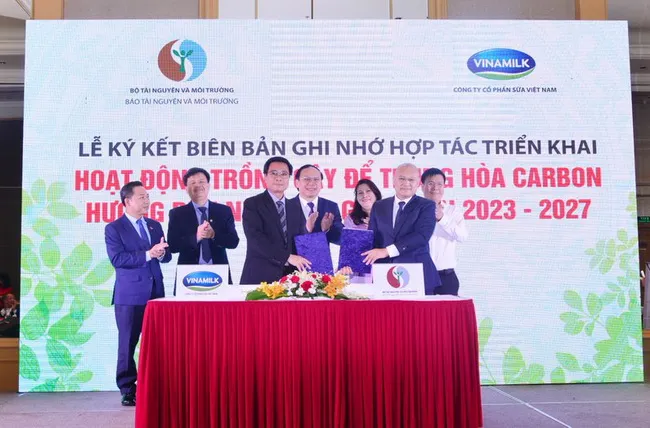 Vinamilk 7 năm liền vào Top 10 doanh nghiệp bền vững Việt Nam 5