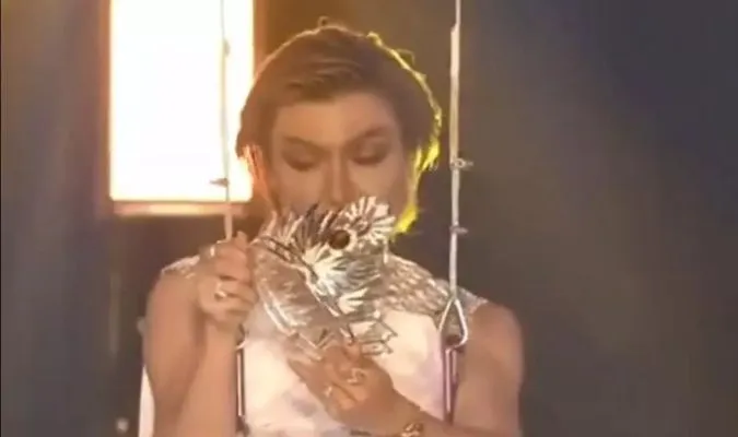 Chung kết Miss Fabulous International: Trần Thanh Tâm té ngã khi catwalk, màn trao vương miện cồng k 4