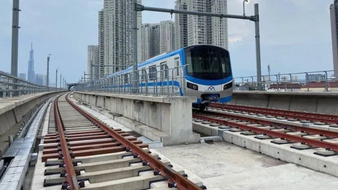 Điểm tin chiều 17/12: Đề xuất DN trả lương, thưởng Tết trước 20 ngày; Tàu metro 1 chạy thử nghiệm 2