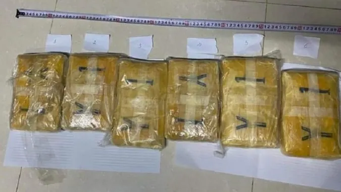 Quảng Trị: Bắt giữ 2 đối tượng vận chuyển, tàng trữ hơn 54.000 viên ma túy 1