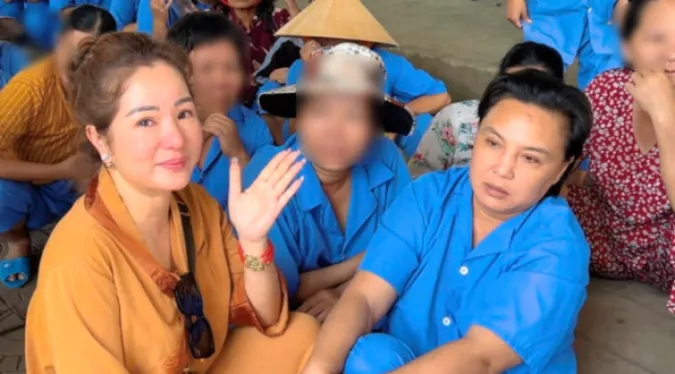 Cuộc sống chật vật trong trại tâm thần của một nữ ca sĩ Vbiz đình đám ngày trước 4